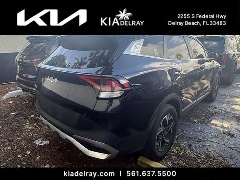 Used 2023 Kia Sportage LX FWD image 2