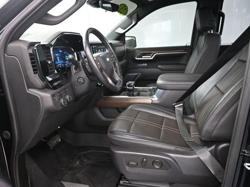 Used 2023 Chevrolet Silverado 1500 High Country w/ Technology Package image 17