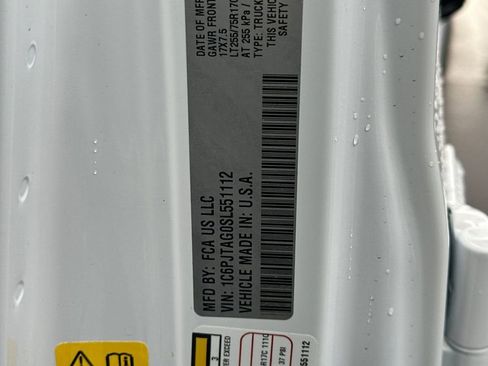 New 2025 Jeep Gladiator Sport image 28