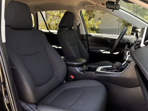 Used 2025 Toyota RAV4 LE image 28