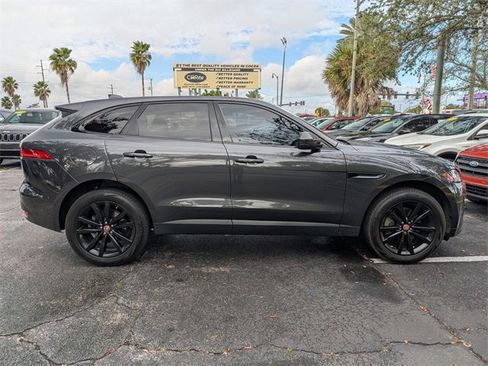 Used 2017 Jaguar F-PACE Prestige image 4