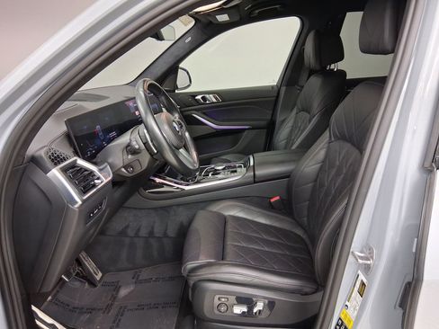 Certified 2024 BMW X7 xDrive40i w/ M Sport Package AWD/4WD image 3