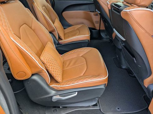 Used 2024 Chrysler Pacifica Pinnacle image 20