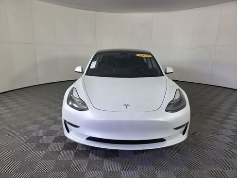 Used 2023 Tesla Model 3 Standard Range image 3