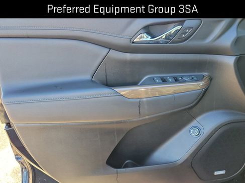 Certified 2023 GMC Acadia SLE image 11