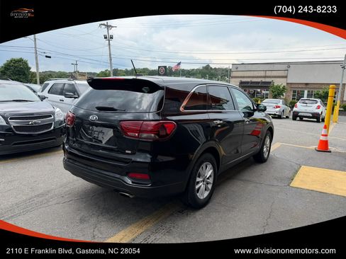 Used 2019 Kia Sorento AWD image 5