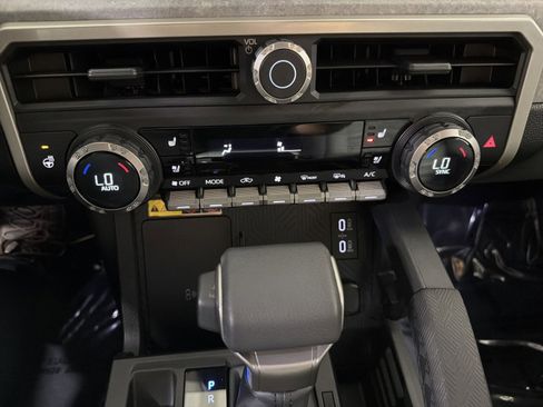 Used 2024 Toyota Tacoma 4x4 Double Cab Hybrid image 25