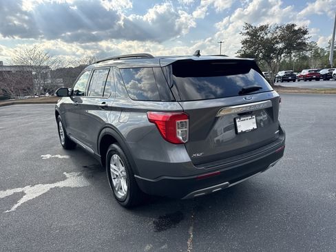 Used 2023 Ford Explorer XLT w/ Equipment Group 202A image 7