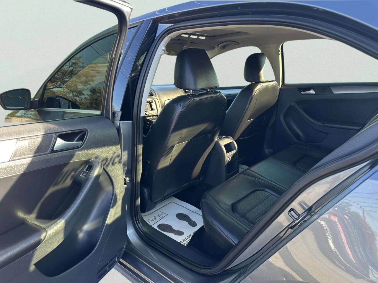 Used 2014 Volkswagen Jetta SEL FWD image 23