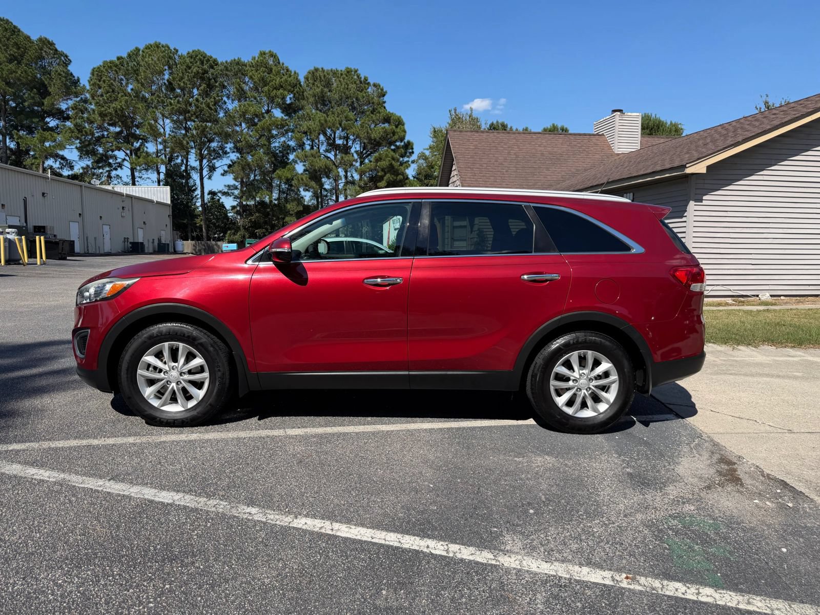 Used 2017 Kia Sorento FWD image 5
