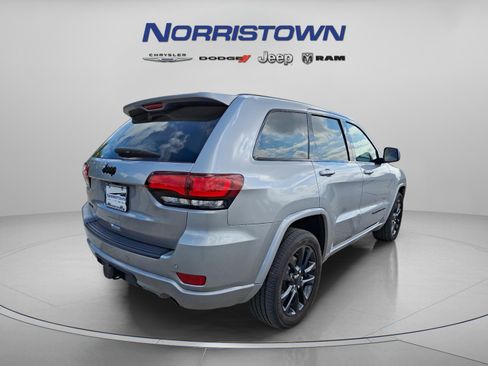 Certified 2021 Jeep Grand Cherokee Laredo X AWD/4WD image 7