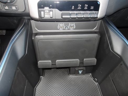 New 2026 RAM 1500 4x4 Crew Cab image 16