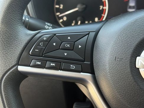 Used 2023 Nissan Altima 2.5 SV FWD image 12