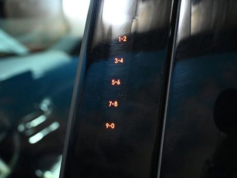 Used 2022 Ford Explorer Limited image 15