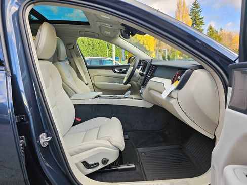 New 2026 Volvo XC60 B5 Ultra w/ Protection Package Premier image 10