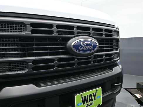 New 2026 Ford F250 XL w/ F-250 >10K GVWR Package AWD/4WD image 14