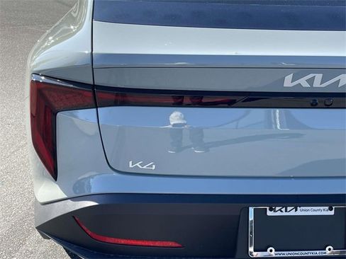 New 2025 Kia K4 LXS image 10