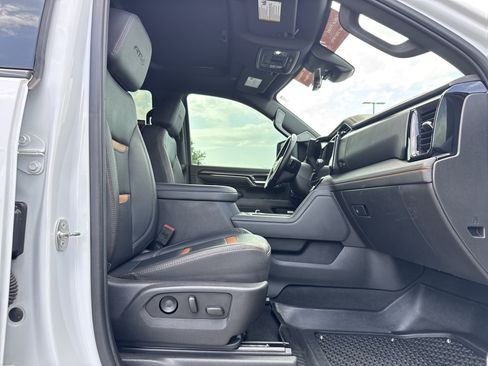 Used 2024 GMC Sierra 2500 AT4 w/ AT4 Premium Plus Package AWD/4WD image 31