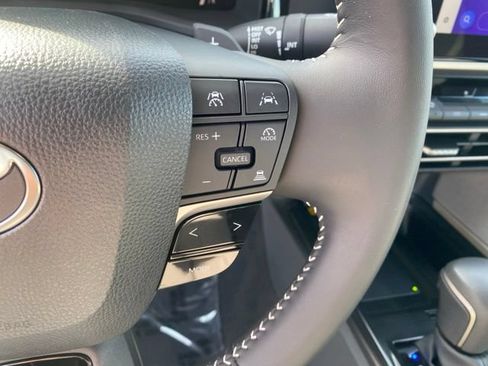 Certified 2025 Toyota Camry SE AWD/4WD image 21
