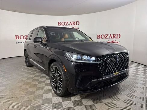 Certified 2025 Lincoln Aviator Black Label AWD/4WD image 1