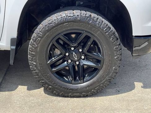 Used 2023 Chevrolet Silverado 1500 LT Trail Boss w/ Protection Package AWD/4WD image 9