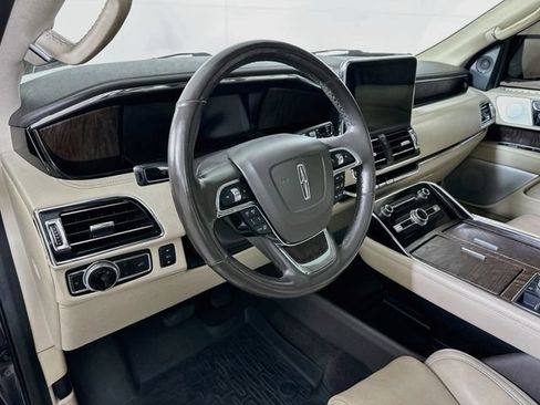 Used 2021 Lincoln Navigator Reserve w/ Luxury Package AWD/4WD image 12