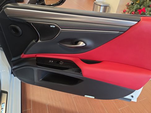 Certified 2025 Lexus ES 350 F Sport image 12