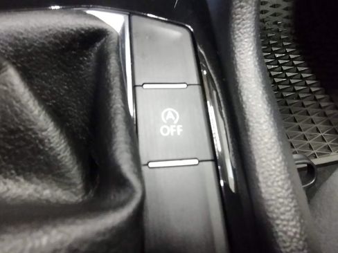 Certified 2024 Volkswagen Taos S AWD/4WD image 31