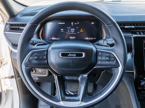 Used 2023 Jeep Grand Cherokee Altitude AWD/4WD image 17