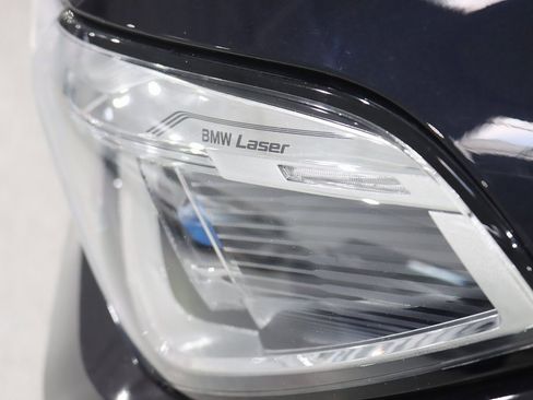 Used 2022 BMW X6 xDrive40i w/ Executive Package image 9