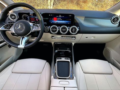 Used 2026 Mercedes-Benz GLA 250 4MATIC image 15
