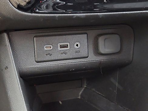 Used 2023 Buick Encore GX Preferred FWD image 23