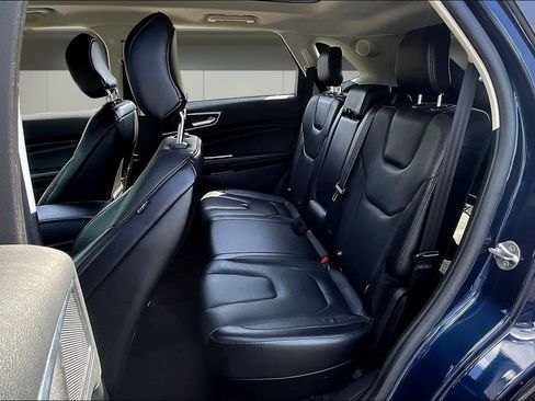 Used 2017 Ford Edge Titanium w/ Equipment Group 301A AWD/4WD image 22