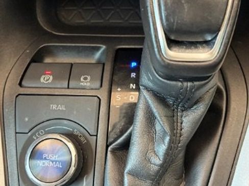 Used 2021 Toyota RAV4 XSE w/ XSE Grade Weather Package AWD/4WD image 25