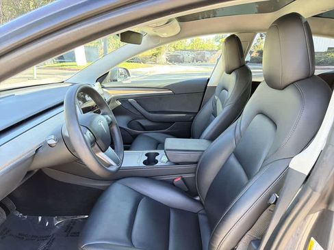 Used 2022 Tesla Model 3 image 26