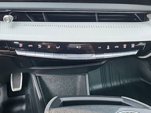 Certified 2025 Cadillac Optiq Luxury 2 w/ LPO, Floor Liner Package AWD/4WD image 26