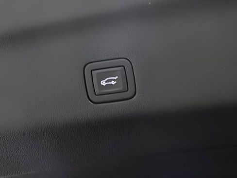 Used 2024 Cadillac Escalade ESV Sport Platinum w/ LPO, ONYX Package image 34