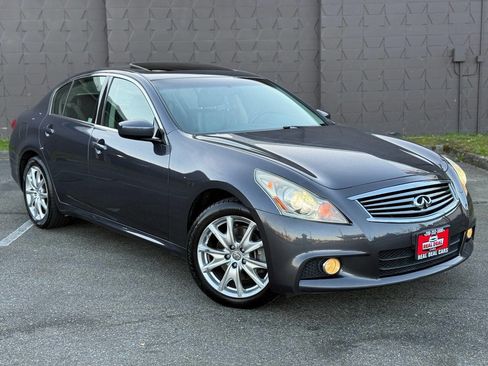 Used 2010 INFINITI G37 x Sedan w/ Premium Pkg image 3