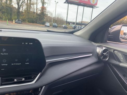 Used 2025 Chevrolet Equinox LT image 31