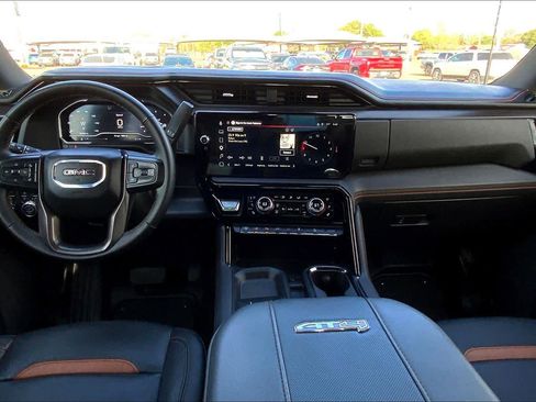 Used 2025 GMC Sierra 2500 AT4 w/ AT4 Premium Plus Package image 16