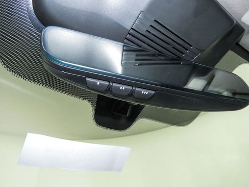 New 2025 Nissan Kicks SR w/ SR Premium Package image 25