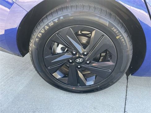 Used 2021 Hyundai Elantra SEL w/ Cargo Package image 31