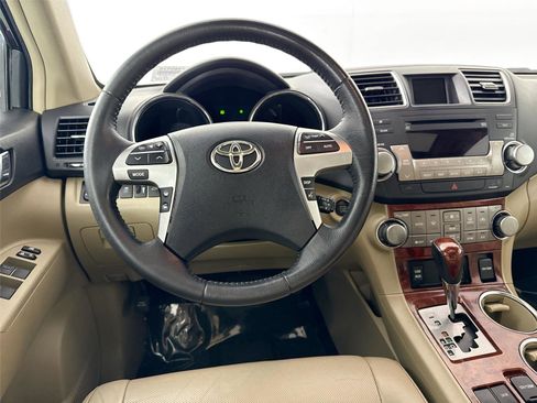 Used 2012 Toyota Highlander Limited image 29