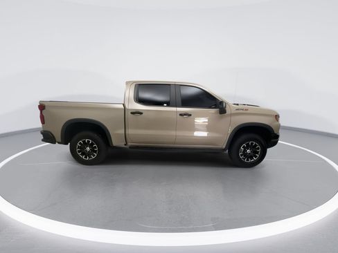 Used 2022 Chevrolet Silverado 1500 ZR2 w/ Technology Package AWD/4WD image 2