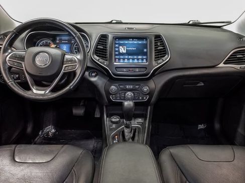 Used 2021 Jeep Cherokee Latitude Lux w/ Comfort/Convenience Group AWD/4WD image 32