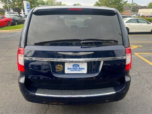 Used 2015 Chrysler Town & Country Touring w/ Driver Convenience Group FWD image 14