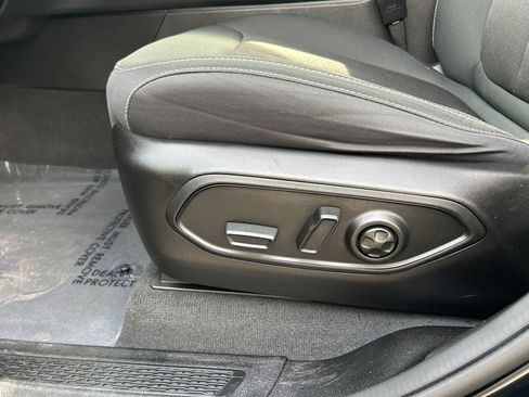 Used 2024 Jeep Grand Cherokee Laredo X image 15