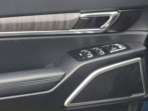 Used 2023 Kia Telluride EX w/ EX Captain's Chair Package image 12