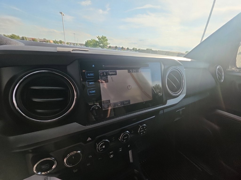 Used 2019 Toyota Tacoma TRD Sport w/ Technology Package AWD/4WD image 20