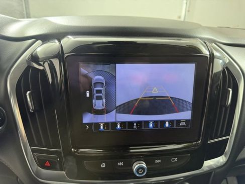 Used 2021 Chevrolet Traverse RS image 25